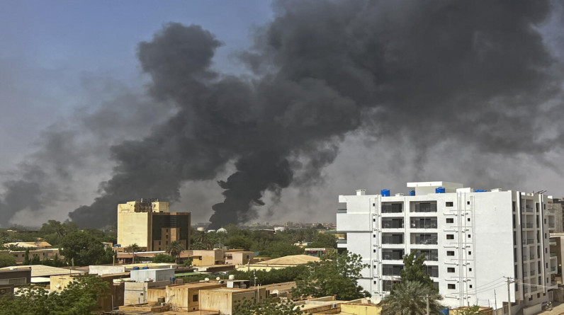 الجيش السوداني يعلن مواصلة تمشيط الخرطوم ويتقدم نحو "الإذاعة والتلفزيون" وتحذير أممي من خطورة الوضع الإنساني